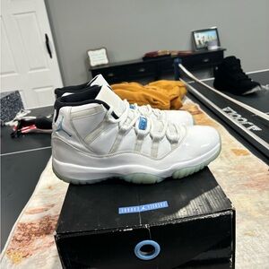 Jordan 11 legend blue